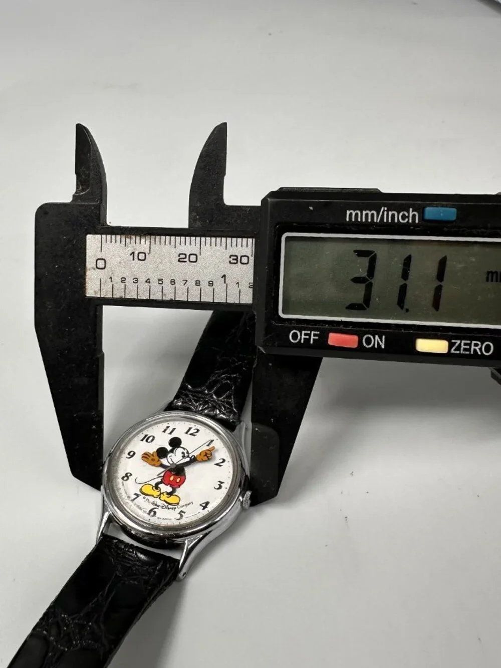 Lorus Mickey Mouse Watch Women Silver Tone Patent Leather Band New Battery